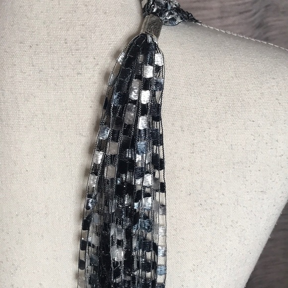 BLACK GRAY WHITE ACCESSORY SCARF - Picture 7 of 8